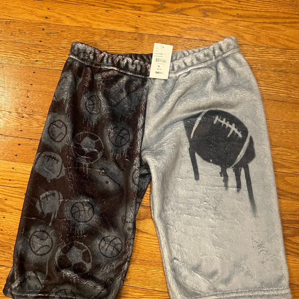 Boys Penelope Wildberry Fuzzy Pajama Shorts size XL